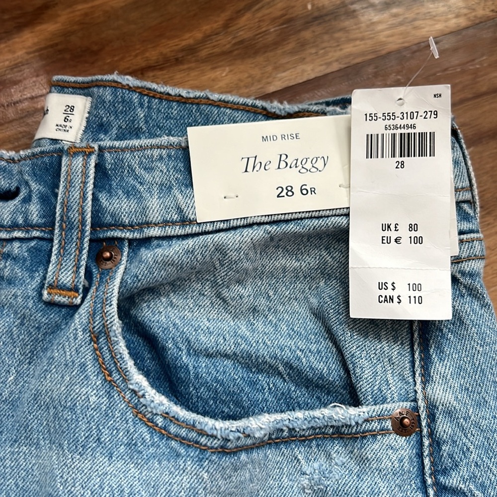 A&F Mid Rise Baggy - Picture 4 of 4